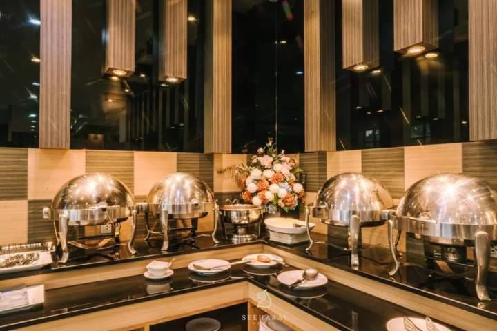 Seeharaj Hotel Uttaradit Exterior photo